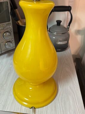 POTTERY BARN Yellow Ceramic Electric Table Lamp (No Shade)